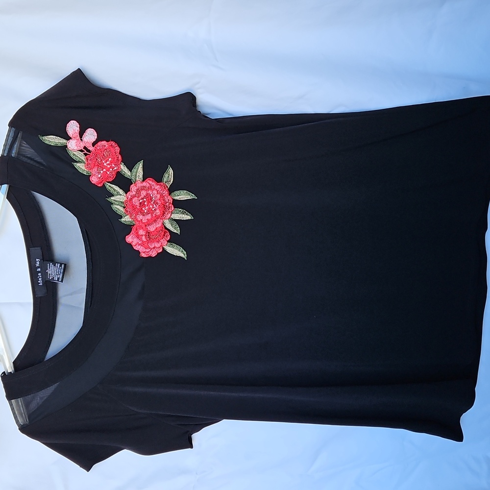 Black Top with Embroidered Flowers L